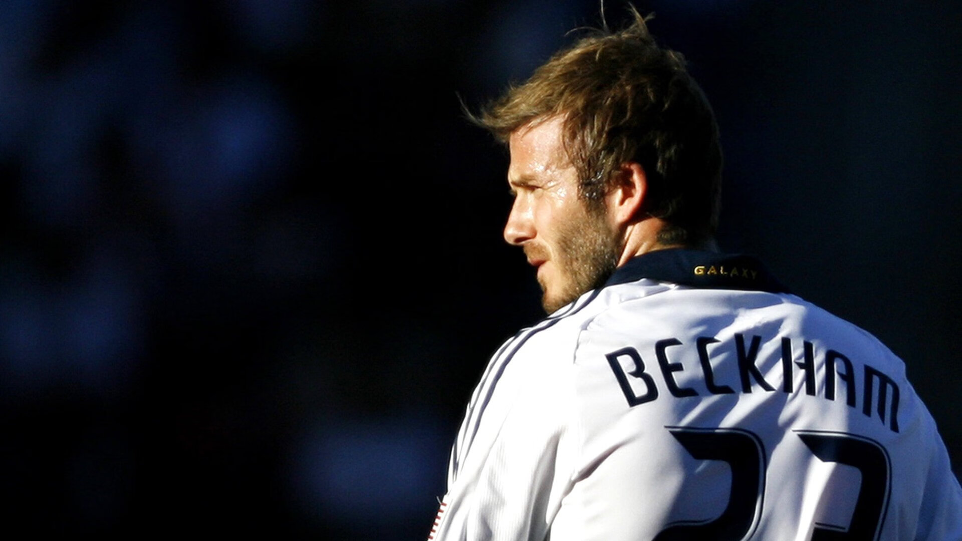 球员在中超中实现关键救场表现被球迷称赞，中超球员入场